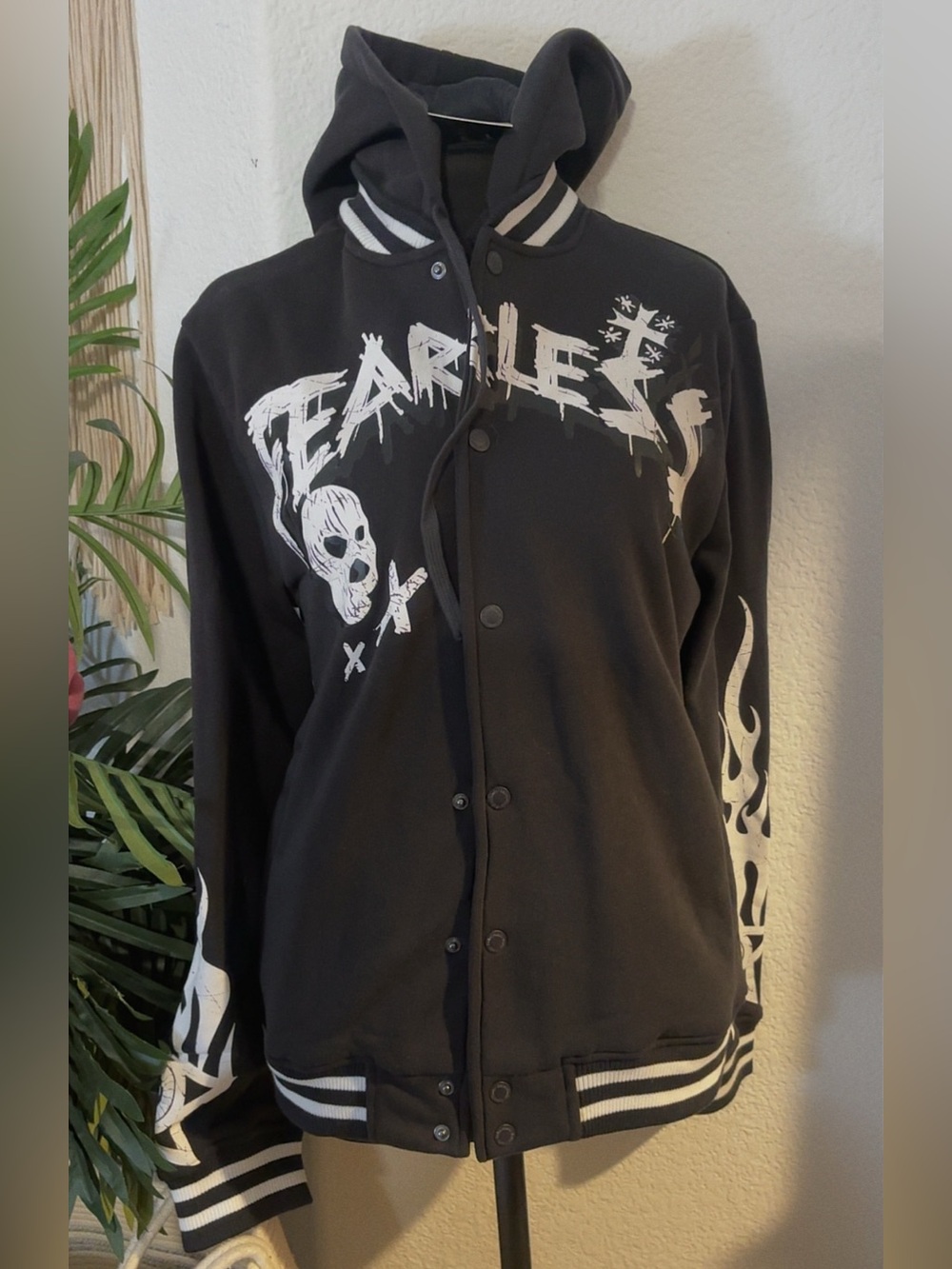 Rebel Minds: Black Graphic FEARLESS Hooded Jacket (New)